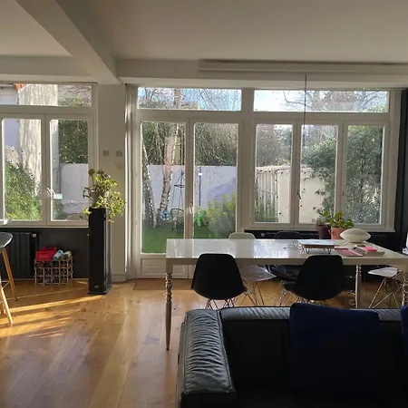 לינה וארוחת בוקר Guest In A Setting *